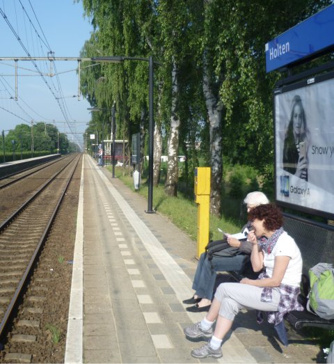 Wachtend op de trein naar Deventer